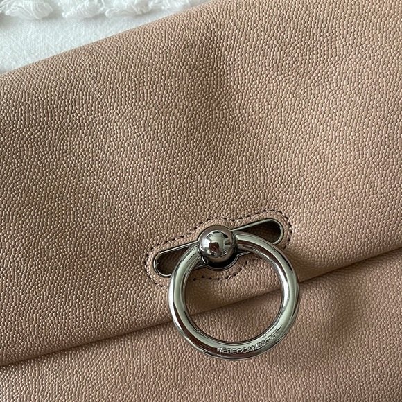 Rebecca Minkoff 🤍 Blush Wallet on a Chain - Picture 2 of 7